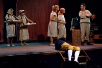 Maan met blote billen v d keizer Vestzak